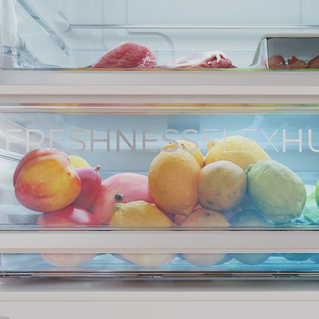 Bolero CoolMarket Combi 456 Inox C Frigorífico Combi Inox, Clase C, MAX INSIDE con VIP tech, Cool Matrix, Cajón Variable 6 temperaturas con control de humedad, Total No Frost, Compresor Inverter Plus, Multi AirFlow, 456 L, 201x59,5cm Funciones Fast Cooling y Fast Freezing, Modo Smart, Green HUB XL, Display Exterior, Puertas Reversibles, Botellero y Bandejas Cristal.