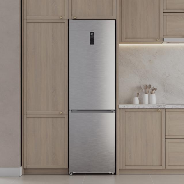 Bolero CoolMarket Combi 456 Inox C Frigorífico Combi Inox, Clase C, MAX INSIDE con VIP tech, Cool Matrix, Cajón Variable 6 temperaturas con control de humedad, Total No Frost, Compresor Inverter Plus, Multi AirFlow, 456 L, 201x59,5cm Funciones Fast Cooling y Fast Freezing, Modo Smart, Green HUB XL, Display Exterior, Puertas Reversibles, Botellero y Bandejas Cristal.