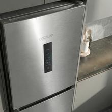 Bolero CoolMarket Combi 336 Inox A Frigorífico Combi Inox Clase A, Apertura 90º, Total No Frost, Fresh Flex, Humidity Flex, Gran Capacidad 336L, Compresor Inverter Plus, Multi AirFlow, Modo ECO, Fast Freezing, Puerta Reversible, Display Exterior, Botellero, Ultra Silencioso 35dB, Medidas 59,5×57,9×201,72 cm