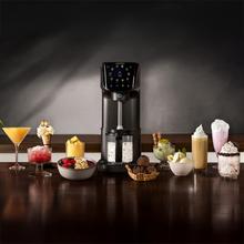 Gelatec 2100 Heladera con 10 programas. Tecnología CreamOn y pantalla táctil. Helados y bebidas heladas en 3 pasos.