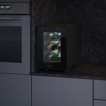 Bolero GrandSommelier 600 CoolCrystal Vinoteca Termoeléctrica, Capacidad 6 Botellas, Silenciosa 35dB, Temperatura 8 a 18ºC, Humedad 50%-80%, Estantes Metálicos, Control Táctil, Clasae E, Luz LED, Negra