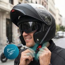 FlexShield Helm S Klappbarer Modularhelm mit ECE‑22.06‑Zulassung und doppelter P/J‑Zertifizierung für die Verwendung als Integral‑ oder Jethelm. Hergestellt aus thermoplastischem Harz, mit kratzfestem Visier, verstellbarem Sonnenvisier, mikrometrischem Verschlusssystem sowie herausnehmbaren und waschbaren Polstern. Beutel und Schachtel sind im Lieferumfang enthalten.