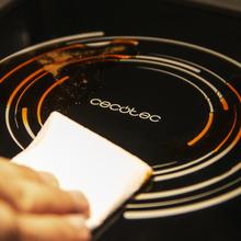 FlatPro 3400 Microondas comercial con botones táctiles de 34L y 2100 W.