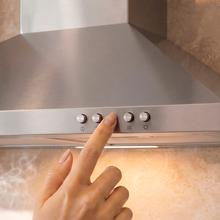 Bolero Flux PM 604000 Inox A, 60 cm de largura, acabamento em aço inoxidável, Motor BLDC, Eficiência energética Classe A, 382,5 m³/h, Luz LED e Filtros de Carbono Incluídos