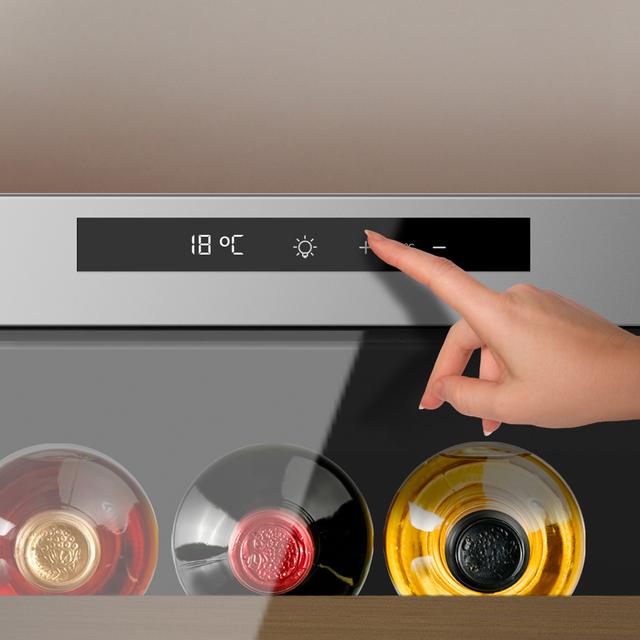 Bolero GrandSommelier 1255 CoolWood Vinoteca Termoeléctrica Pequeña, Capacidad 12 Botellas, Silenciosa 35dB, Temperatura 8 a 18ºC, Humedad 50%-80%, Estantes de Madera, Control Táctil, Clase E, Luz LED, Acero Inox