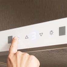Coifa telescópica Bolero Flux TLT 704400 Vidro Branco A+++ Cecotec 70 cm, com 431,2 m³/h de aspiração, Classe A+++, Controle de toque invisível, Vidro frontal branco, Corpo em aço inoxidável, Motor CC, Controle de movimento manual, Função Booster, Filtros laváveis, Opção de filtros de carvão incluídos para recirculação.