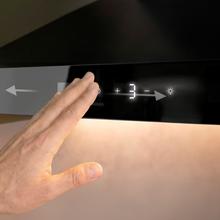 Bolero Flux PT 504400 Black A+++Cecotec Bolero Flux PT 504400 Black A+++ Cappa aspirante piramidale da 50 cm, con 449,5 m³/h di aspirazione, Classe A+++, Controllo touch invisibile, Finitura in nero verniciato e frontale in vetro nero, Motore BLDC, Hand Movement Control, funzione Booster, filtri lavabili, opzione filtri al carbone inclusi per il ricircolo.