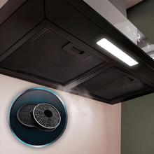 Bolero Flux PT 504400 Black A+++Cecotec Bolero Flux PT 504400 Black A+++ Cappa aspirante piramidale da 50 cm, con 449,5 m³/h di aspirazione, Classe A+++, Controllo touch invisibile, Finitura in nero verniciato e frontale in vetro nero, Motore BLDC, Hand Movement Control, funzione Booster, filtri lavabili, opzione filtri al carbone inclusi per il ricircolo.