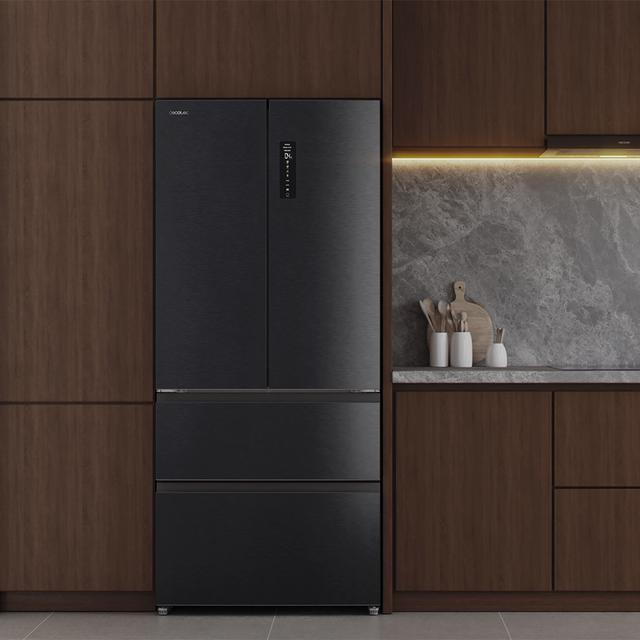 Refrigerador Bolero CoolMarket F2D 458 SBI Dark E de 4 portas, semi-integral, French Door, 458 litros, ventilação frontal, MetalFlexCooling, gaveta de temperatura independente (-1 °C, -3 °C e +4 °C), esterilização iônica, compressor inverter, capacidade interna supermáxima, NoFrost, MultiAirFlow, silencioso 37 dB, SuperCool e SuperFreeze, modo férias