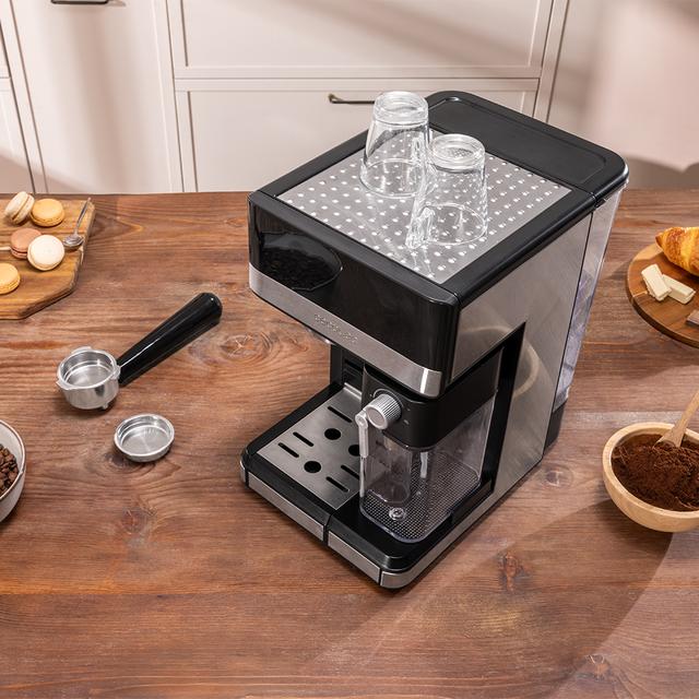 Power Espresso 20 Touch & Cream Cafetera semiautomática táctil con depósito de leche.
