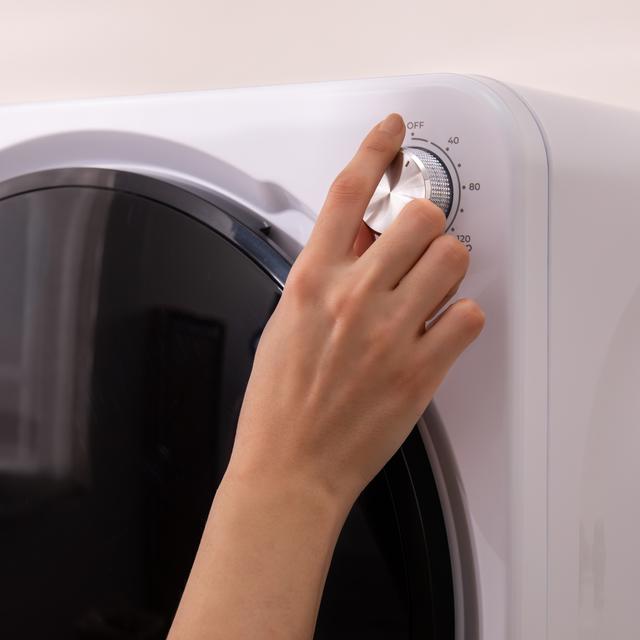 Bolero DressCode Dry 3150V Secadora compacta de evacua��o branca de 2,5 kg com 950 W, com 4 programas de calor e 2 de frio, programa ECO, controlo intuitivo por bot�o rotativo, secagem r�pida e eficiente, ideal para espa�os pequenos