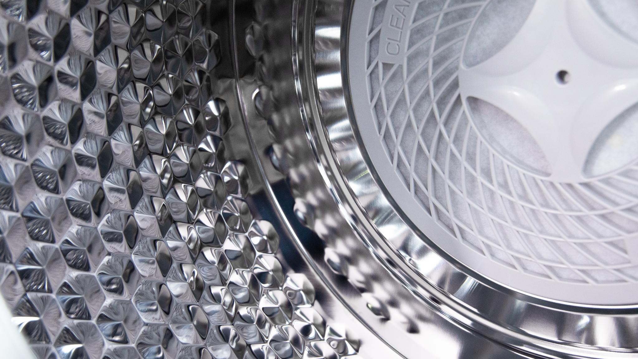 Delicado con tus prendas, impermeable al desgaste.