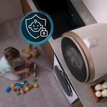 Bolero DressCode Dry 3600V Gold Secadora compacta de evacuación blanca de 3 kg de capacidad, detalle oro cromado, pantalla con iconos a color, 12 programas, secado automático, función vapor y UV Care, tambor Inox con giro bidireccional y sistema antiarrugas Anti-Wrinkle Motion, accesorio para zapatos y funciones Delay Start, KidLock, Modo Refresh.