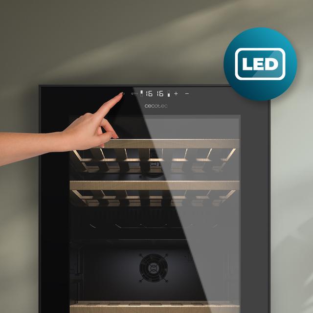 Bolero GrandSommelier Duo 52000 Black Garrafeira de livre instala��o com vidro preto, Zona de temperatura dupla de 5�C a 20�C, Capacidade para 52 garrafas, Dimens�es 84x59,5cm, Ilumina��o LED, Compressor integrado, Display LED interior, Funcionamento silencioso, 5 prateleiras de madeira.