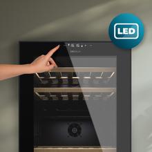 Bolero GrandSommelier Duo 52000 Black Vinoteca libre instalación con cristal negro, Doble zona temperatura 5ºC a 20ºC, Capacidad 52 Botellas, Dimensiones 84x59,5cm, Iluminación LED, Compresor integrado, Display LED Interior, Funcionamiento silencioso, 5 Estantes madera.