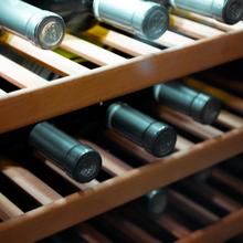 Bolero GrandSommelier Duo 52000 Black Vinoteca libre instalación con cristal negro, Doble zona temperatura 5ºC a 20ºC, Capacidad 52 Botellas, Dimensiones 84x59,5cm, Iluminación LED, Compresor integrado, Display LED Interior, Funcionamiento silencioso, 5 Estantes madera.