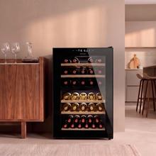 Bolero GrandSommelier Duo 52000 Black Vinoteca libre instalación con cristal negro, Doble zona temperatura 5ºC a 20ºC, Capacidad 52 Botellas, Dimensiones 84x59,5cm, Iluminación LED, Compresor integrado, Display LED Interior, Funcionamiento silencioso, 5 Estantes madera.