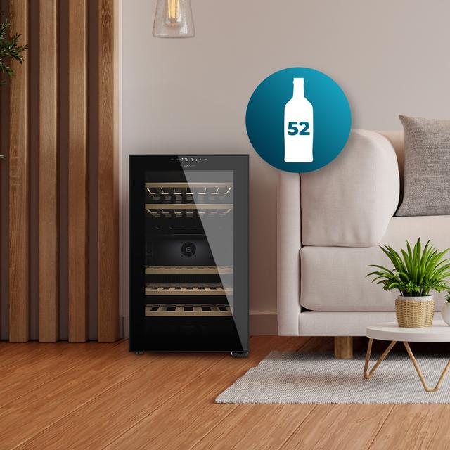 Bolero GrandSommelier Duo 52000 Black Garrafeira de livre instala��o com vidro preto, Zona de temperatura dupla de 5�C a 20�C, Capacidade para 52 garrafas, Dimens�es 84x59,5cm, Ilumina��o LED, Compressor integrado, Display LED interior, Funcionamento silencioso, 5 prateleiras de madeira.