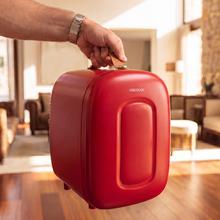 Bolero MiniCooling 4L Capri Red. Frigorífico MiniCooling Bora Red 4L, funcionamiento 12V-220V, compatible coche y caravanas, función enfriamiento y calentamiento, rango temperatura 7-50º, transporte fácil.