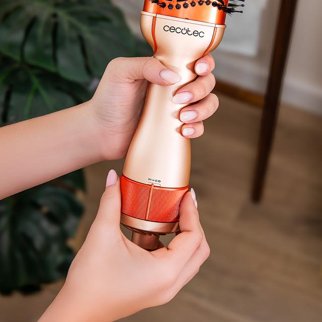 CeramicCare Single Peach Cepillo de aire voluminizador con revestimiento cerámico con queratina y aceite de argán, con potencia de 1200W y 3 modos.