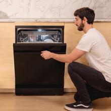 Bolero Aguazero 6750 Matt Black Glass Lave-vaisselle en verre noir mat de 60 cm, capacité pour 16 couverts, classe B, moteur Inverter Plus Duo, 10 programmes, Smart Voice Control, Smart Knock Dual Control, Wi-Fi, Smart Wash, Steam Wash, Extra Hygiene, AutoClean, lumière intérieure et lumière extérieure, fonctions de séchage O2Dry, Dual Turbo Dry+, Super Dry, technologie de bras de lavage Splash 360, Save+, Half Load, Silent Wash, Delay Start, Extra Rapid et tiroir à couverts.