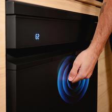 Bolero Aguazero 7000 Matt Black Glass Connected Lavavajillas cristal negro mate de 60 cm, 16 servicios, clase B, motor Inverter Plus Duo, 10 programas, Smart Voice Control, Smart Knock Dual Control, WiFi, Smart Wash, Steam Wash, Extra Hygiene, AutoClean, luz interior y luz ambiente exterior, funciones de secado O2Dry, Dual Turbo Dry+, Super Dry, tecnología brazo aspersor Splash 360, Save+, Half Load, Silent Wash, Delay Start, Extra Rapid y bandeja para cubiertos