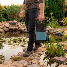 Neptunus 400 Dark Pompe d'évacuation de 400 W. Jusqu’à 8.000 l/h. Hauteur maximale de pompage de 5,5 m et profondeur de 7 m. Interrupteur-flotteur. IPX8. Câble de 10 m et corde en nylon de 8 m.