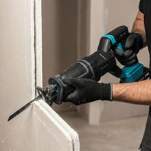 LongFlex 4000 ShockAbsorber Liberty Sierra de sable batería Nexus 21V. Velocidad variable. Sistema ShockAbsorber. Mango rotacional. Láser y luz LED. Cambio de cuchilla rápido. Incluye 6 cuchillas.