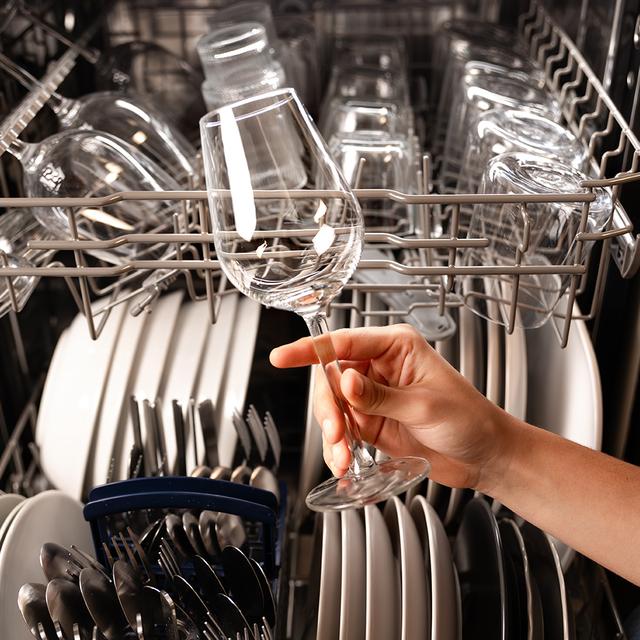 Bolero Aguazero 6110 Inox Lavavajillas Bolero acabado inox de 60cm, 13 cubiertos y 6 programas. Con funciones Media Carga, programa 3 en 1, Delay Start, Dry+, FullTouch y ChildLock