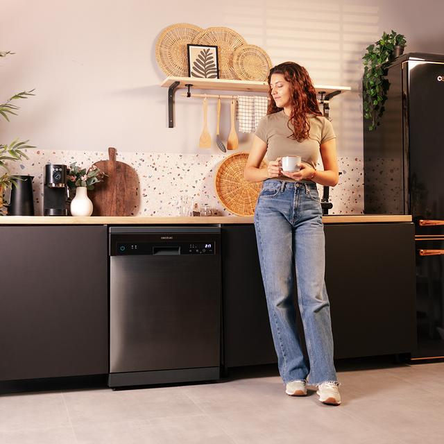 Bolero Aguazero 6110 Dark Lavavajillas Bolero acabado dark inox de 60cm, 13 cubiertos y 6 programas. Con funciones Media Carga, programa 3 en 1, Delay Start, Dry+, FullTouch y ChildLock