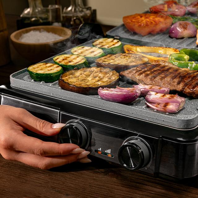 Rock’nGrill 2200 Dual Parrilla eléctrica de 2200 W con control de temperatura en cada plancha de forma independiente, placas reversibles  y apertura de 180º.