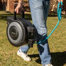 HydroShell 300 Pro Rullo avvolgitubo da 30 m. SlowReturn e Smooth Technology. Design portatile ed ergonomico. Include pistola a spruzzo con serbatoio del sapone e 8 funzioni.