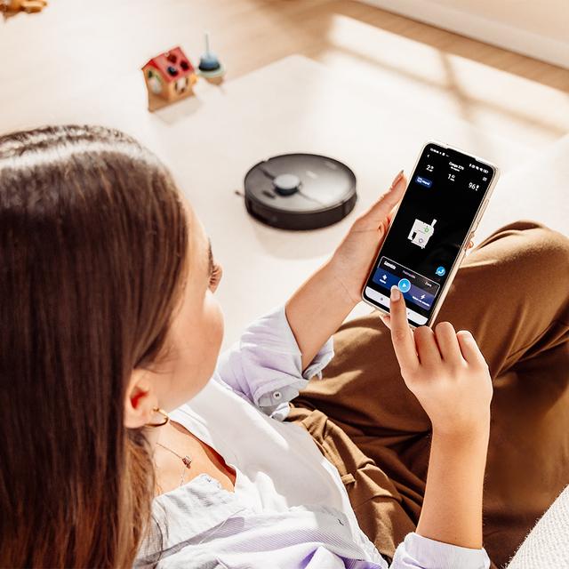 Conga X70 Robot aspirador con base autovaciado con Motor de succión 15000 Pa. Base 4 en 1. Tecnología láser e Inteligencia Artificial. Mopas giratorias. Cepillo lateral. App y conexión Bluetooth y WiFi para redes 2,4 GHz.