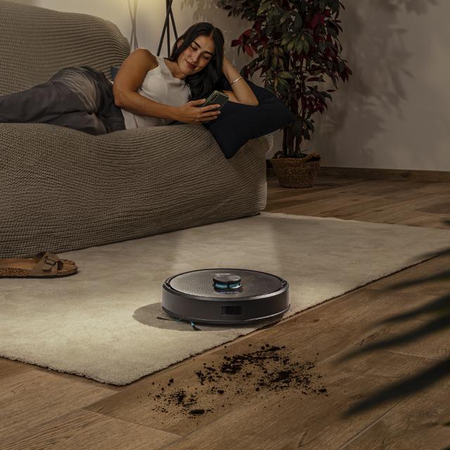 Conga M50 Robot aspirateur. Navigation laser. Pression d'aspiration de 5000 Pa. Grande autonomie. Brosse multifonctions pour toutes les surfaces.