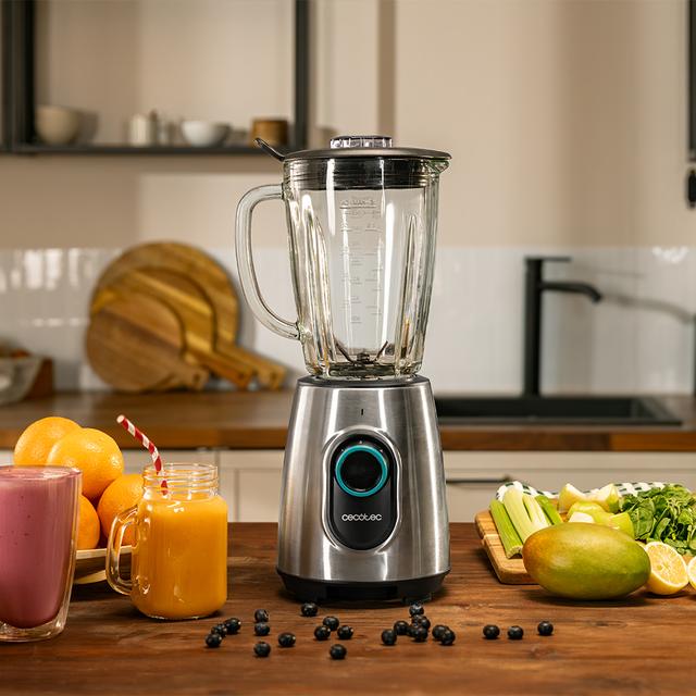 Power Black Titanium 2300MAX Inox Batidora de vaso con acabados en acero inoxidable de 2300 W de maxima potencia, con cuchilla con recubrimiento de titanio negro y 1,8 L de capacidad. Incluye filtro para licuados sin pulpa.
