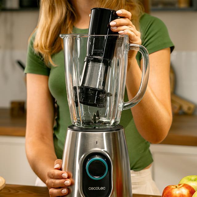 Power Black Titanium 2300MAX Inox Frullatore da tavolo con potenza massima di 2300 W e rifiniture in acciaio inossidabile, lame con rivestimento in titanio nero e 1,8 l di capacità. Include filtro per centrifugati senza polpa.