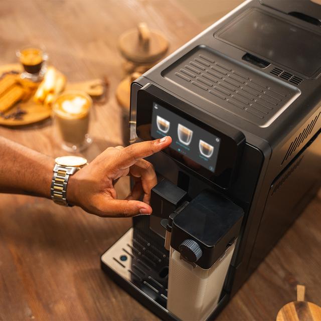 Cremmaet Latte Cafetera superautomática compacta con 19 bares, tanque de leche y sistema Thermoblock.