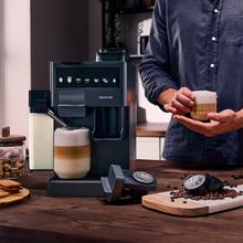 Cremmaet Latte Touch Cafetera superautomática compacta con 19 bares, tanque de leche y sistema Thermoblock.
