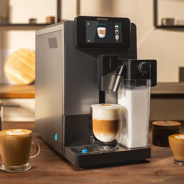 Cremmaet Latte Touch Cafetera superautomática compacta con 19 bares, tanque de leche y sistema Thermoblock.