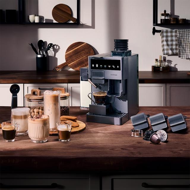 Cremmaet Latte Touch Cafetera superautomática compacta con 19 bares, tanque de leche y sistema Thermoblock.