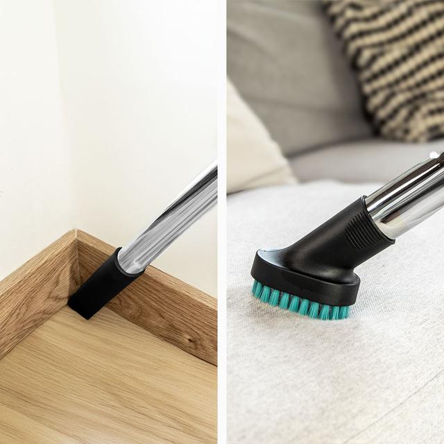 Conga Rockstar Cyclonic XL Aspirador de trineo sin bolsa de 890 W, con depósito de 2,5 litros y filtro de alta eficiencia para un aire más limpio. Cuenta con tubo telescópico metálico ajustable y accesorios especiales para muebles y esquinas, facilitando la limpieza en las zonas difíciles.