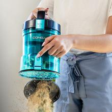 Conga Rockstar Cyclonic XL Aspirador de trineo sin bolsa de 890 W, con depósito de 2,5 litros y filtro de alta eficiencia para un aire más limpio. Cuenta con tubo telescópico metálico ajustable y accesorios especiales para muebles y esquinas, facilitando la limpieza en las zonas difíciles.