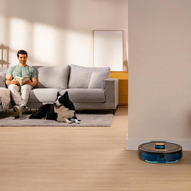 Conga M100 Spin AI Robot aspirateur avec tissus rotatifs soulevables. Intelligence artificielle et 20000 Pa d'aspiration. Brosse en silicone anti-nœuds. Autonomie jusqu'à 220 m2. Control App 3.0.