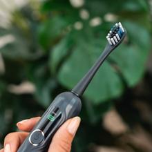 ToothCare UltraSonic PlatiniumSwing Spazzolino sonico con oscillazione, fino a 50.000 giri al minuto, 5 modalità, display, rapporto di pulizia, 8 testine, ricarica wireless e custodia.