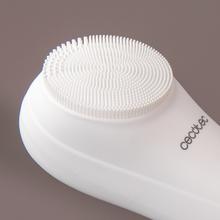 FaceCare TotalClean 2in1 HotN’Cold Silikon-Gesichtsreiniger mit 4 Modi: Vibration, EMS, Wärme- und Kältefunktion, IPX7.
