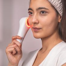 FaceCare TotalClean 2in1 HotN’Cold Silikon-Gesichtsreiniger mit 4 Modi: Vibration, EMS, Wärme- und Kältefunktion, IPX7.