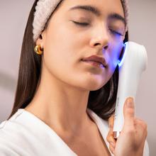 FaceCare TotalClean 2in1 HotN’Cold Silikon-Gesichtsreiniger mit 4 Modi: Vibration, EMS, Wärme- und Kältefunktion, IPX7.