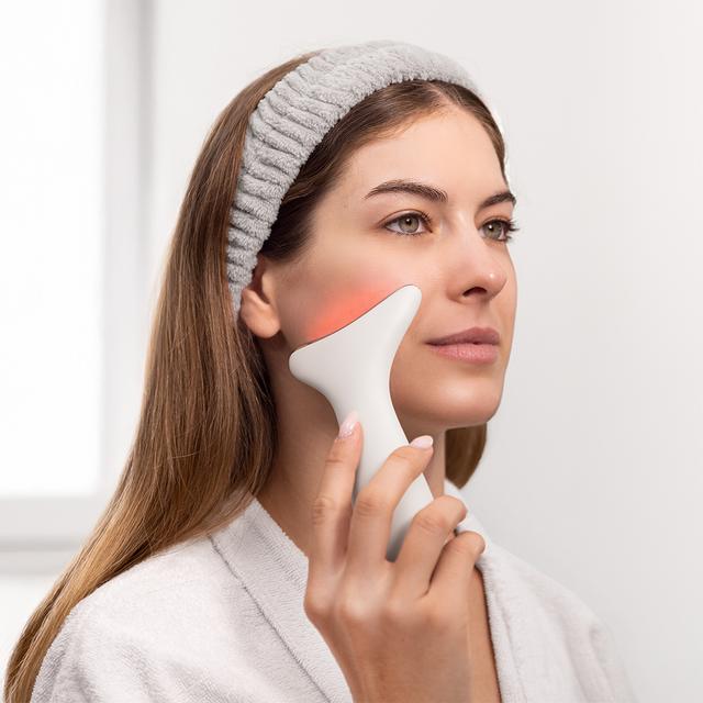 FaceCare Face&Neck Pro Lichttherapie-Gesichtsbürste l Gesicht und Hals l 3 Modi l Rotes, blaues und grünes LED-Licht l 5 EMS-Stufen l Vibration l Wärmefunktion