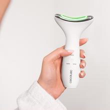 FaceCare Face&Neck Pro Lichttherapie-Gesichtsbürste l Gesicht und Hals l 3 Modi l Rotes, blaues und grünes LED-Licht l 5 EMS-Stufen l Vibration l Wärmefunktion