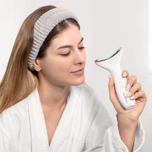 FaceCare Face&Neck Pro Lichttherapie-Gesichtsbürste l Gesicht und Hals l 3 Modi l Rotes, blaues und grünes LED-Licht l 5 EMS-Stufen l Vibration l Wärmefunktion